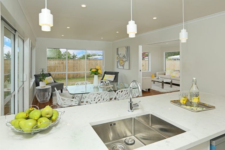 Photo of property in 679a Swanson Road, Swanson, Auckland, 0612