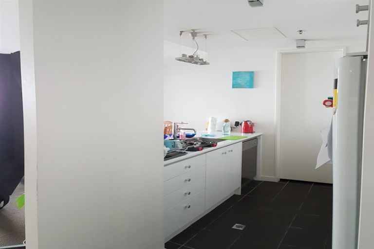 Photo of property in Montreaux Apartments, 2j/164 The Terrace, Wellington Central, Wellington, 6011