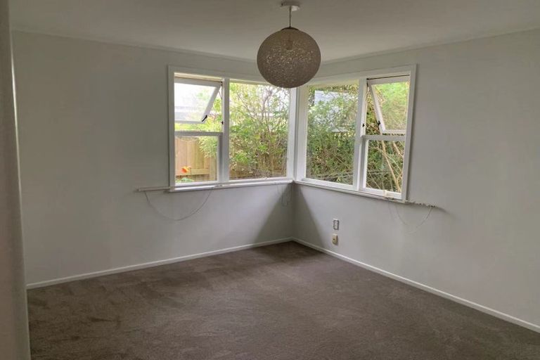 Photo of property in 25 Selwyn Crescent, Forrest Hill, Auckland, 0620