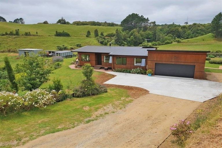 Photo of property in 63a Saxton Road, Upper Vogeltown, New Plymouth, 4371