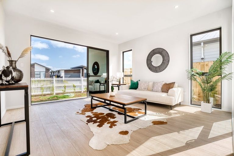 Photo of property in 24 Babina Avenue, Kumeu, 0810