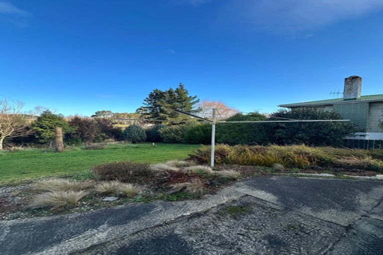 Photo of property in 16 Waldron Crescent, Green Island, Dunedin, 9018