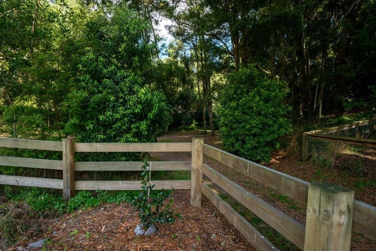 Photo of property in 12 Lancewood Way, Kinloch, Taupo, 3377
