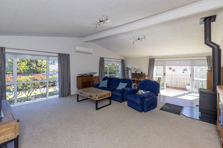 Photo of property in 71 Donovan Road, Paraparaumu Beach, Paraparaumu, 5032