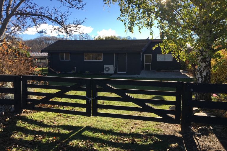 Photo of property in 19 Omarama Avenue, Omarama, 9412