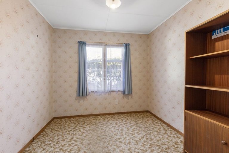 Photo of property in 17 Sunny Grove, Wainuiomata, Lower Hutt, 5014