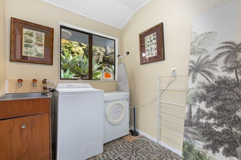 Photo of property in 122 Tuna Place, Onemana, Whangamata, 3691