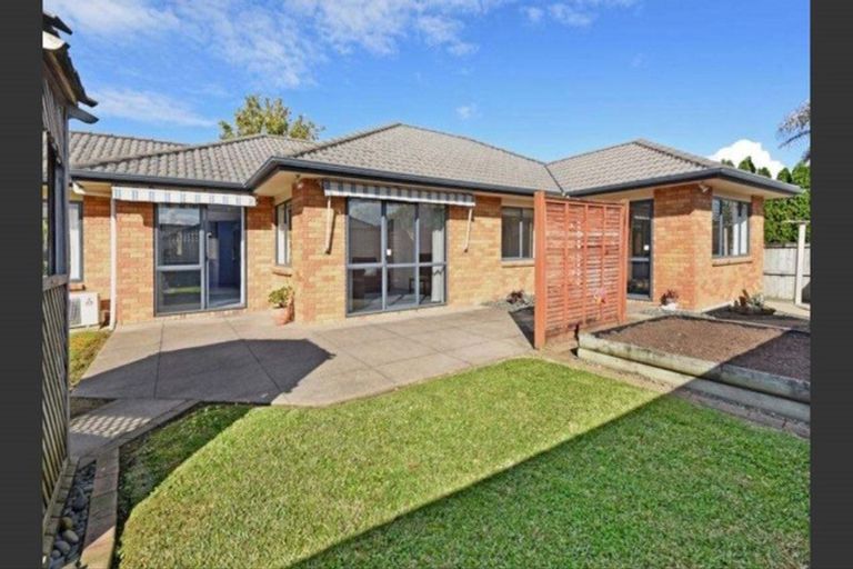 Photo of property in 23 Dairyland Drive, East Tamaki Heights, Auckland, 2016