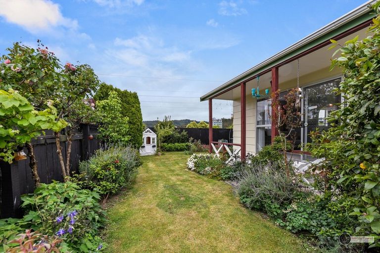 Photo of property in 38b Palmer Crescent, Silverstream, Upper Hutt, 5019