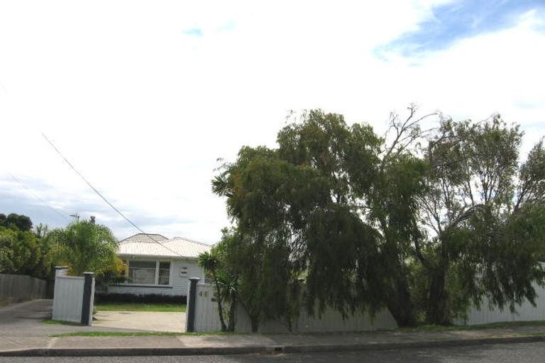 Photo of property in 2/46 Toroa Street, Torbay, Auckland, 0630