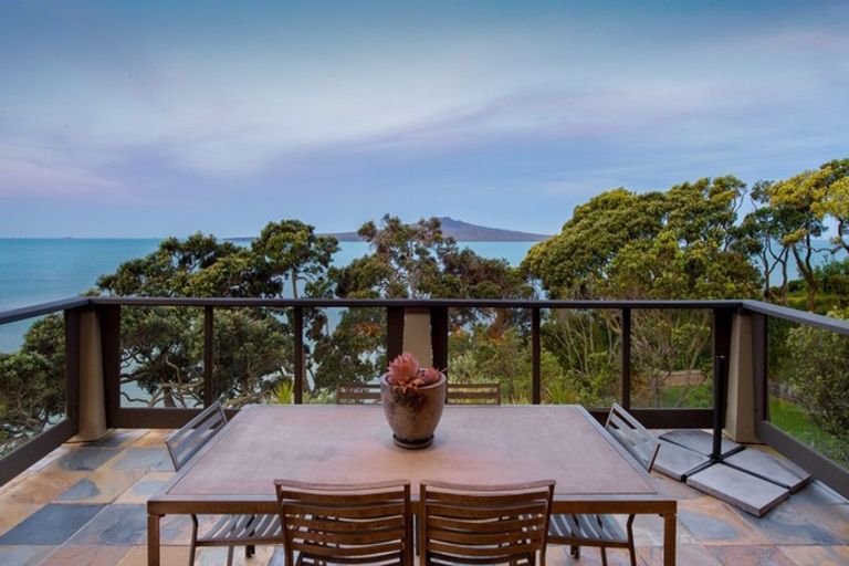 Photo of property in 16 Seacliffe Avenue, Belmont, Auckland, 0622