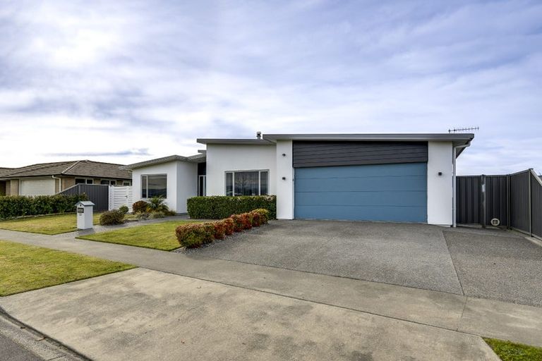 Photo of property in 52 Orotu Drive, Poraiti, Napier, 4112