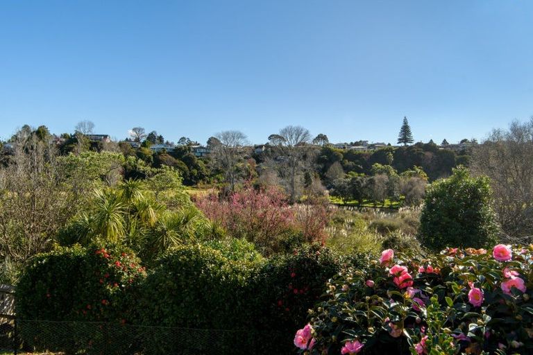 Photo of property in 52 Lagoon Place, Poike, Tauranga, 3112