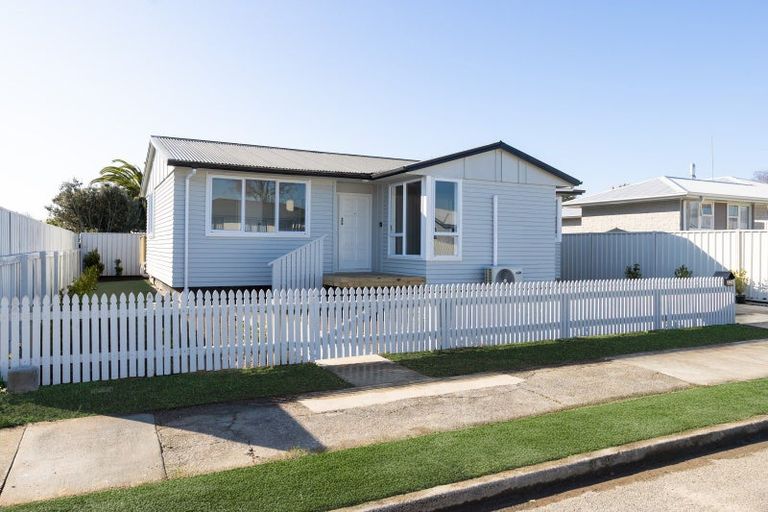 Photo of property in 32a Lipscombe Crescent, Havelock North, 4130