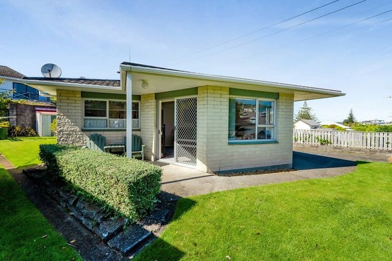 Photo of property in 59 Ngamotu Road, Moturoa, New Plymouth, 4310