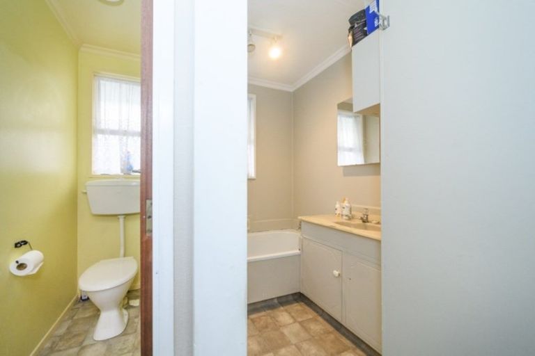 Photo of property in 2/132 Heretaunga Street, Palmerston North, 4414