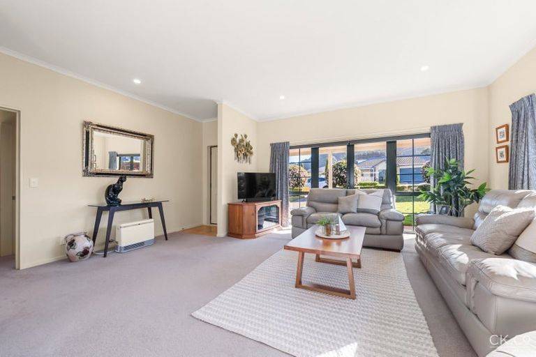 Photo of property in 11 Ormrod Grove, Riverstone Terraces, Upper Hutt, 5018