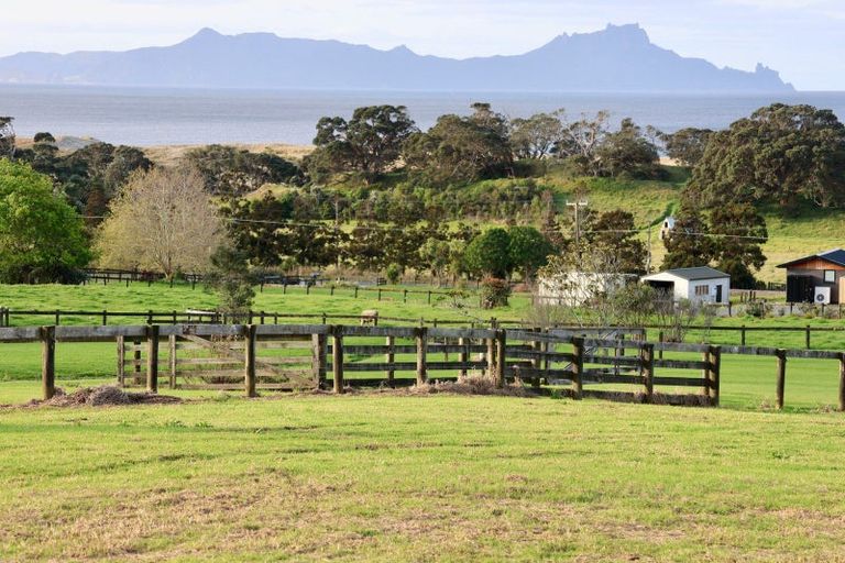 Photo of property in 51 Cullen Road, Waipu, 0582