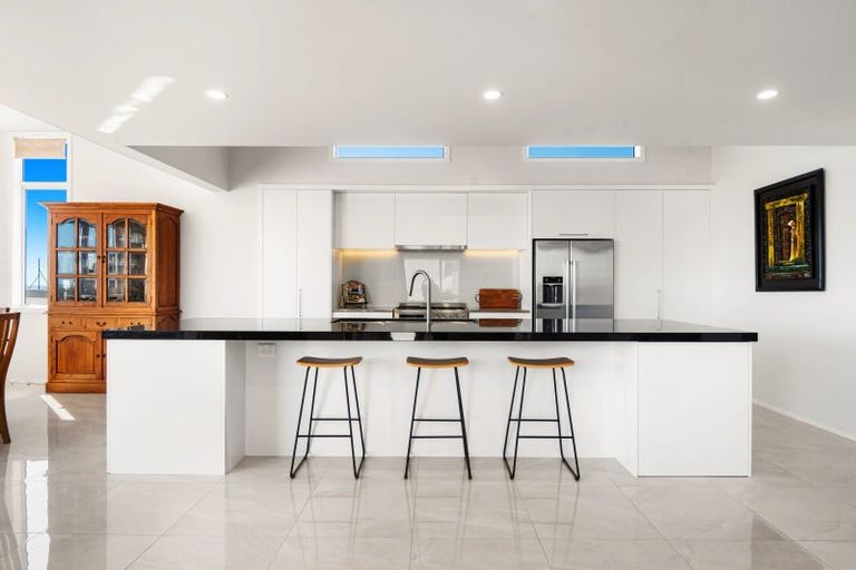 Photo of property in 203 Marine Parade, Mount Maunganui, 3116