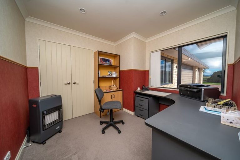 Photo of property in 18 Harris Place, Ngatea, 3503