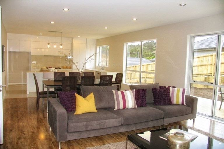 Photo of property in 7 Rahotu Way, Bayview, Auckland, 0629