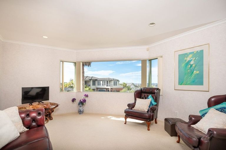 Photo of property in 28 San Bernadino Drive, Henderson, Auckland, 0612