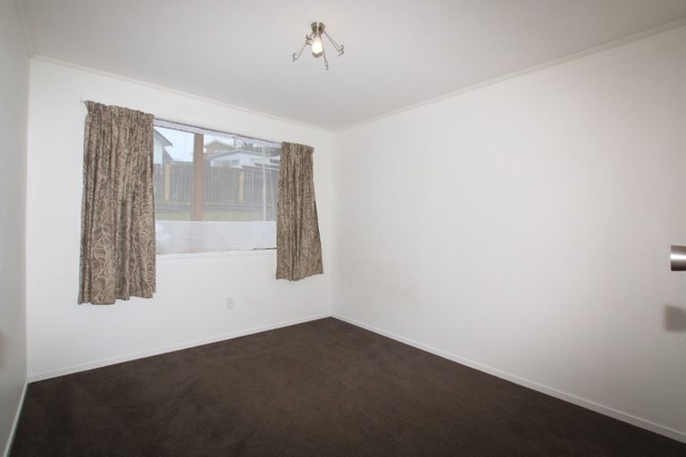 Photo of property in 23 Virgo Place, Glen Eden, Auckland, 0602