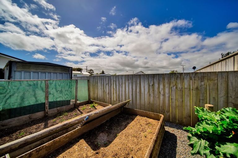 Photo of property in 17 Grey Street, Normanby, Hawera, 4614