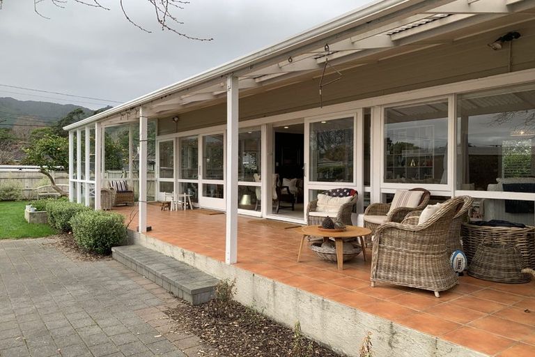 Photo of property in 12 Sunny Glen, Waikanae, 5036