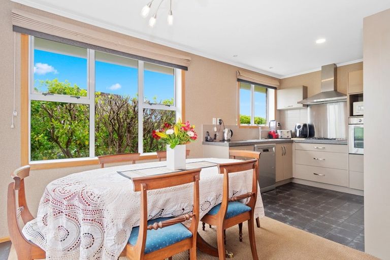 Photo of property in 15 Darraghs Road, Brookfield, Tauranga, 3110