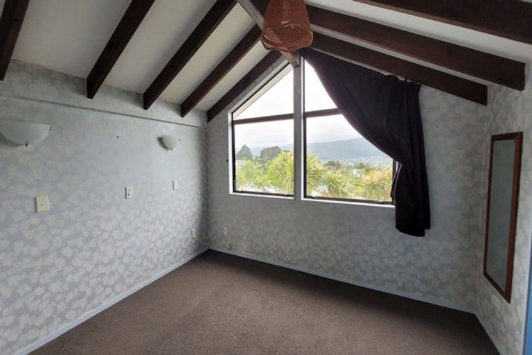 Photo of property in 10 Gainsborough Grove, Belmont, Lower Hutt, 5010