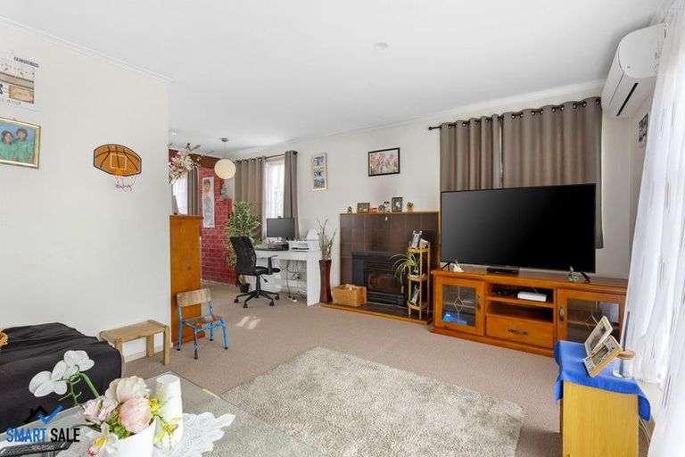 Photo of property in 9 Rerewai Place, Kelston, Auckland, 0602
