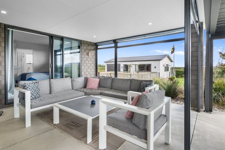 Photo of property in 9 Ruapai Drive, Levin, 5571