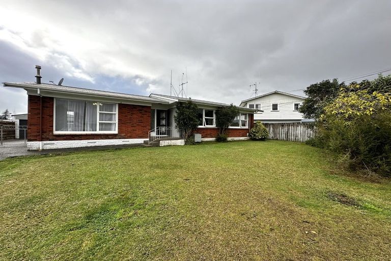 Photo of property in 6 Paulette Place, Queenwood, Hamilton, 3210