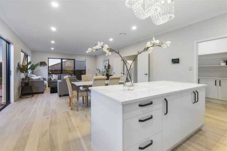 Photo of property in 1 Tirohanga Crescent, Stanmore Bay, Whangaparaoa, 0932