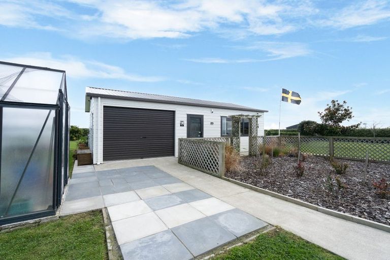 Photo of property in 9 Ruapai Drive, Levin, 5571