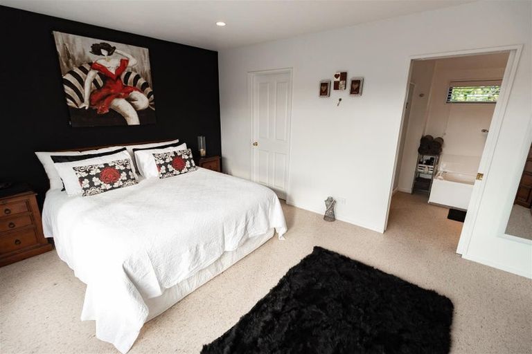 Photo of property in 26a Crofton Road, Harewood, Christchurch, 8051