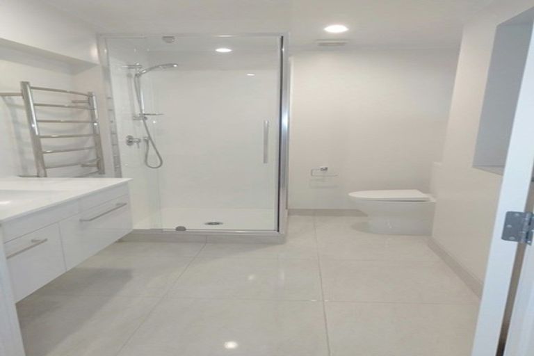 Photo of property in 41 Pohutukawa Avenue, Red Beach, 0932