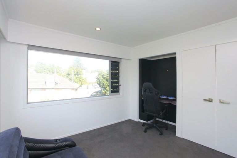 Photo of property in 23 Glenfern Road, Mellons Bay, Auckland, 2014