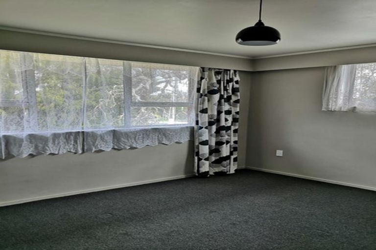 Photo of property in 143 Waimumu Road, Massey, Auckland, 0614
