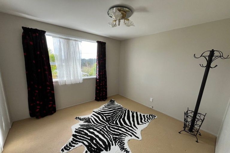 Photo of property in 17 Radiata Lane, Chatswood, Auckland, 0626