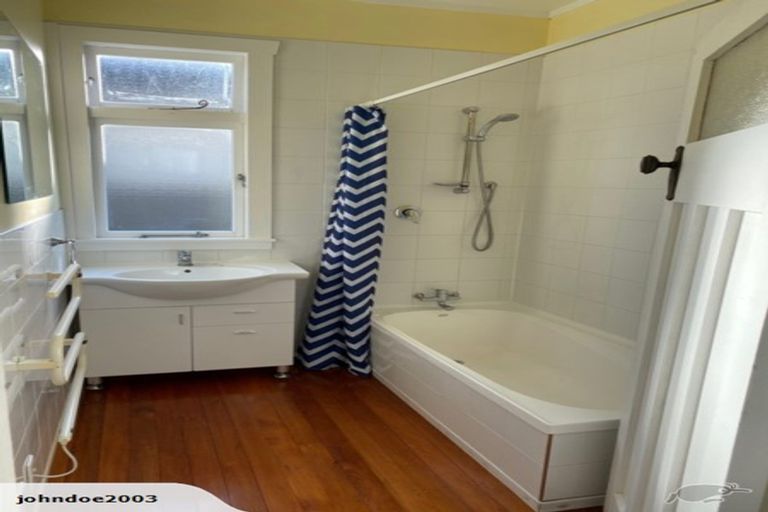 Photo of property in 18 Burton Avenue, Whanganui East, Whanganui, 4500