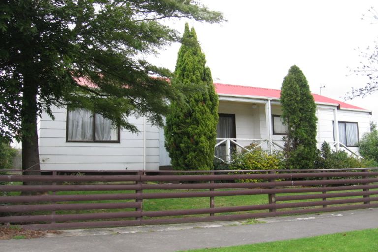 Photo of property in 2 Peter Hall Drive, Kelvin Grove, Palmerston North, 4414