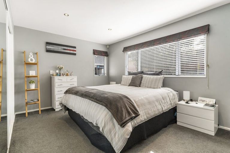 Photo of property in 19 Patons Road, Howick, Auckland, 2014