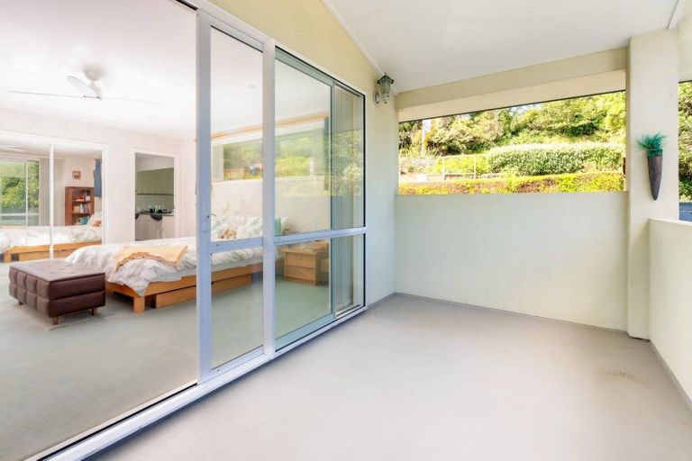 Photo of property in 8 Boscobel Lane, Tawa, Wellington, 5028