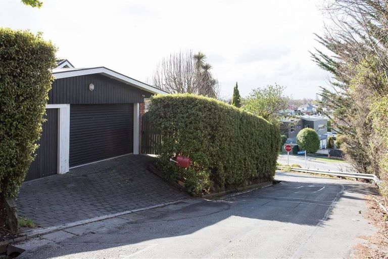 Photo of property in 2a Merlewood Avenue, Cashmere, Christchurch, 8022