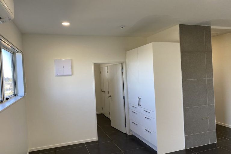 Photo of property in 28 Roseanne Road, Manurewa, Auckland, 2102