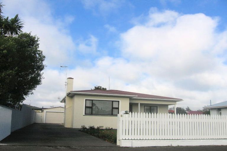 Photo of property in 8 Liverpool Street, Takaro, Palmerston North, 4412