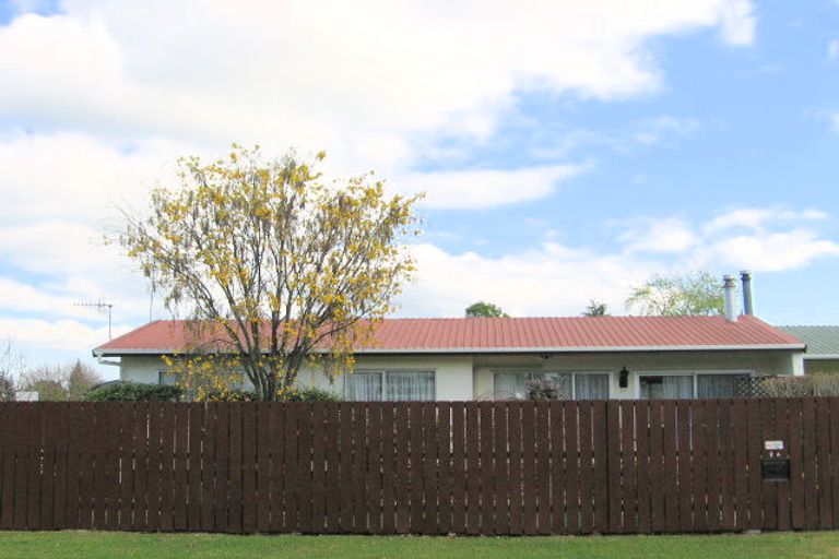 Photo of property in 2a Cherrywood Place, Western Heights, Rotorua, 3015