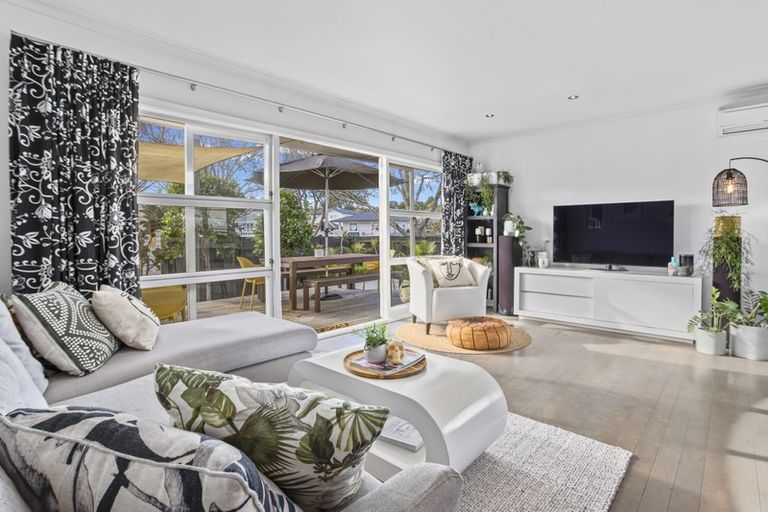 Photo of property in 4 Lynden Avenue, Hillcrest, Auckland, 0627